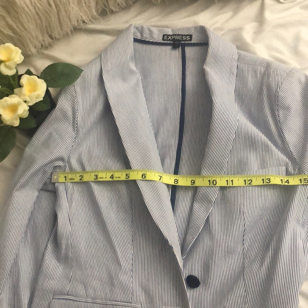 Express Blazer - Picture 4 of 5